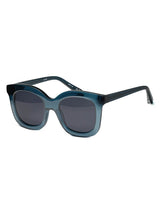 OOS-ELIZABETH-AND-JAMES-SUTTON-CRYSTAL-BLUE-251-02_730da5735a707713ae004ec2a82c8540