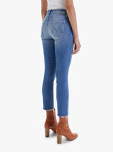 OrderOfStyle-MotherDenimMidRiseDazzlerAnkleFray-RidingCliffside-03