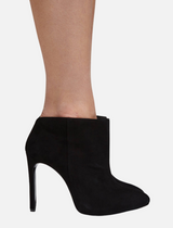 OrderOfStyle-PourLaVictoireAdelleSuedeCutOffBootie-Black-01