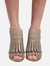 OrderOfStyle-PourLaVictoireElyseTasselSandal-Dove_Grey-02